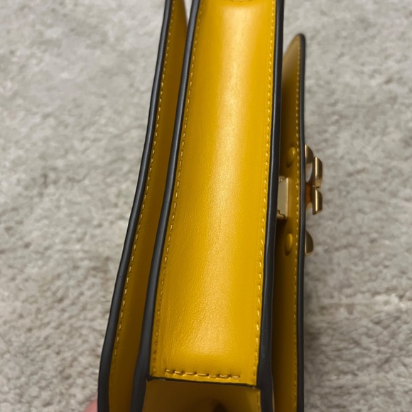 Tory Burch Eleanor Wallet On Chain - Golden Crest - Picture 5 of 5